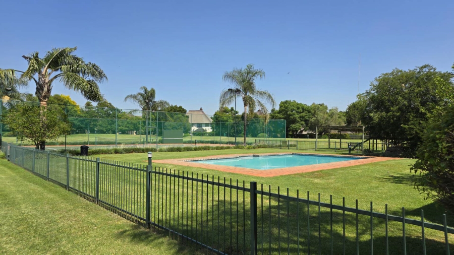 2 Bedroom Property for Sale in Hartbeespoort North West